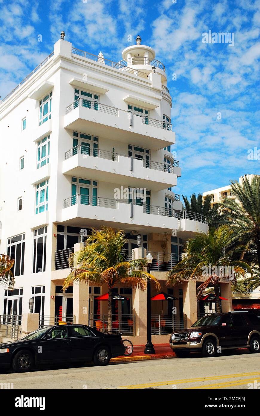 Neuere Gebäude im South Beach von Miami wurden durch Art déco-Architektur inspiriert Stockfoto
