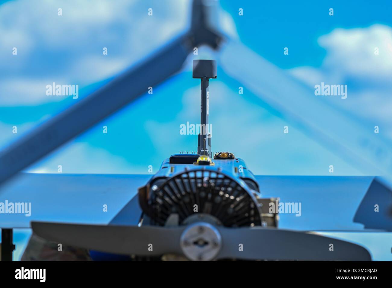 EIN US-AMERIKANISCHER Army RQ-7 Shadow, dem 588. Brigadeingenieurbataillon zugeteilt, 3. Panzerbrigade-Kampfteam, 4. Infanteriedivision bereitet sich auf einen Abschuss in Niinisalo, Finnland, am 8. Juli 2022 vor. Das 3. Panzerbrigade-Kampfteam, 4. Infanteriedivision, ist unter anderem der 1. Infanteriedivision zugeteilt und arbeitet stolz mit NATO-Verbündeten und regionalen Sicherheitspartnern zusammen, um Kampfkräfte für das V Corps, Amerikas vorwärtsgebrachtes Korps in Europa, bereitzustellen. Stockfoto
