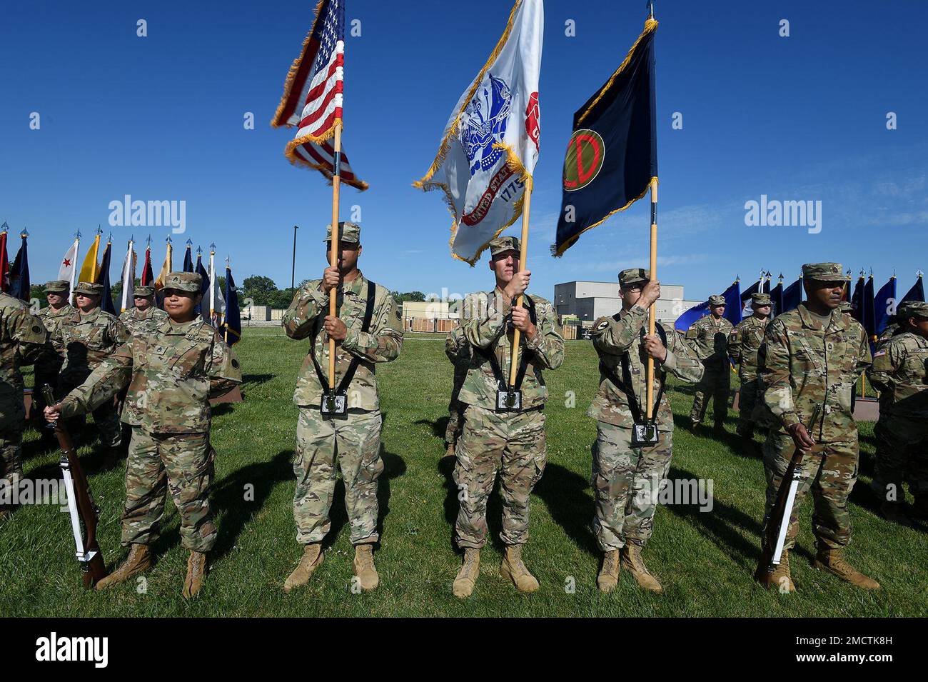 Soldaten, die den 85. USA zugeteilt wurden Das Army Reserve Support Command steht während der Zeremonie zur Kommandoübernahme für Brigg in Formation. General Richard W. Corner, II Corner übernahm am 9. Juli 2022 im Hauptquartier der USARSC 85. das Kommando über die 85. USARSC von Generalmajor Jeffrey Jurasek, Stellvertretender Generalstabschef für Unterstützung der Ersten Armee. Stockfoto