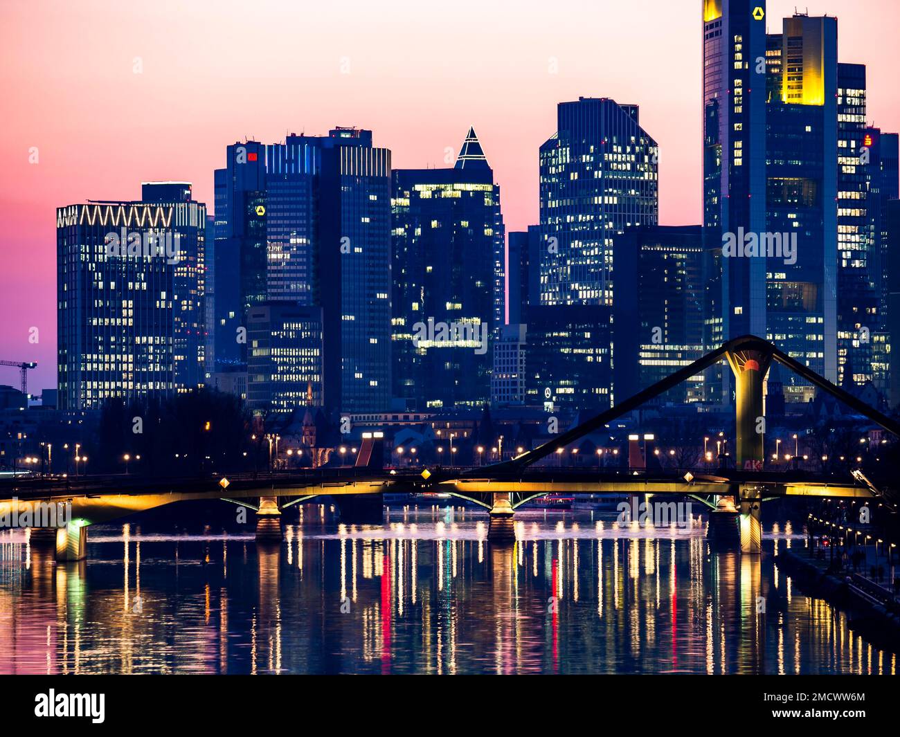 Frankfurt am Main, Skyline bei Sonnenuntergang, Hessen, Deutschland Stockfoto
