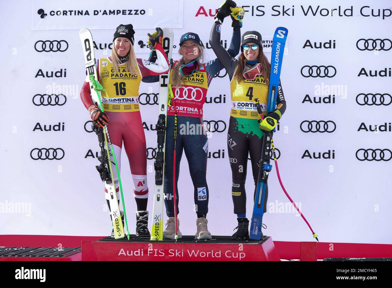 SKIFAHREN - FIS SKI WORLD CUP, Womenâ&#x80;&#X99;s Super G Olympia delle Tofane Sonntag, 22. Januar Podium Womenâ&#x80;&#X99;s Super G Stockfoto