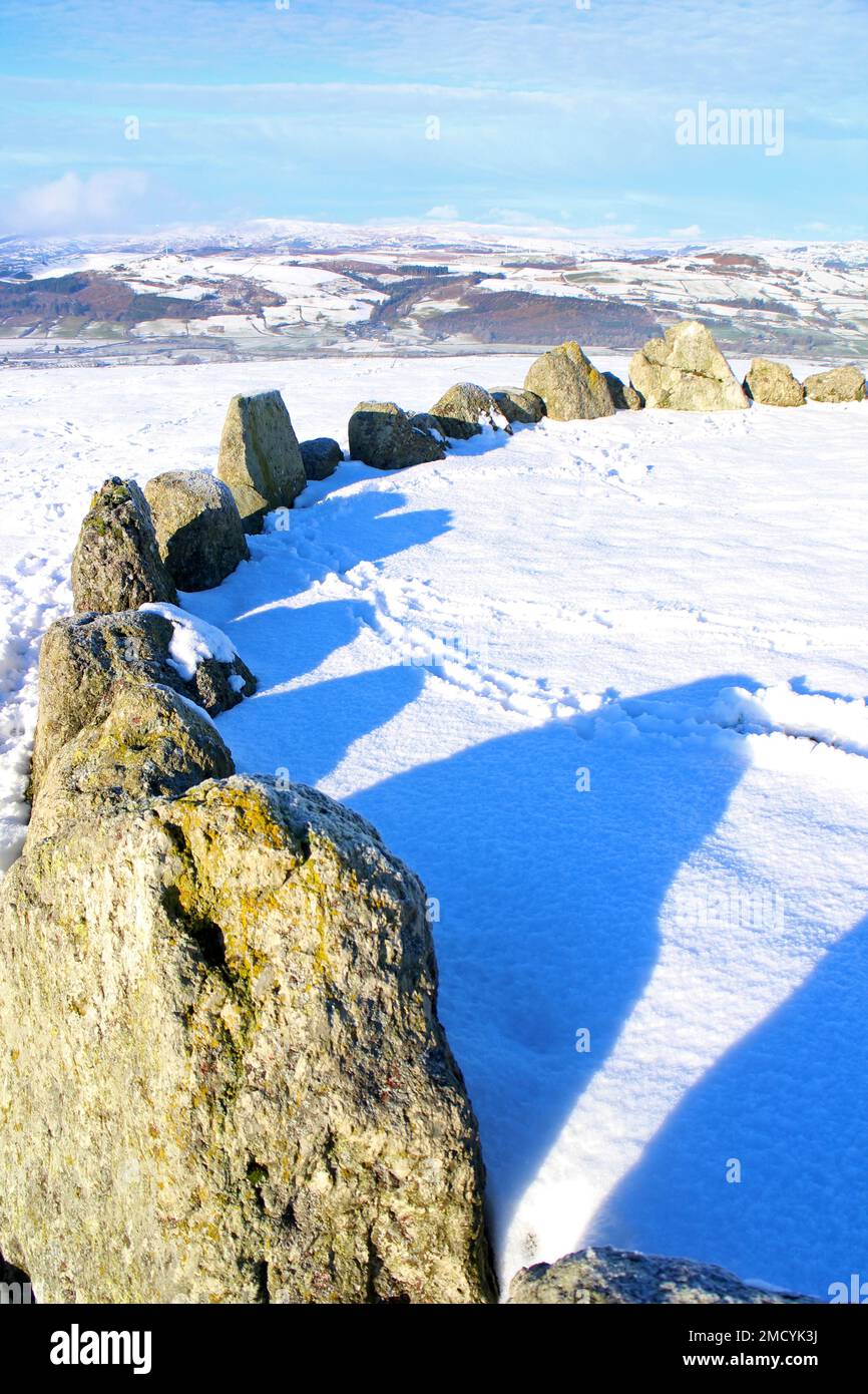 Moel Ty Uchaf Steinkreis im Winter, Llandrillo Stockfoto