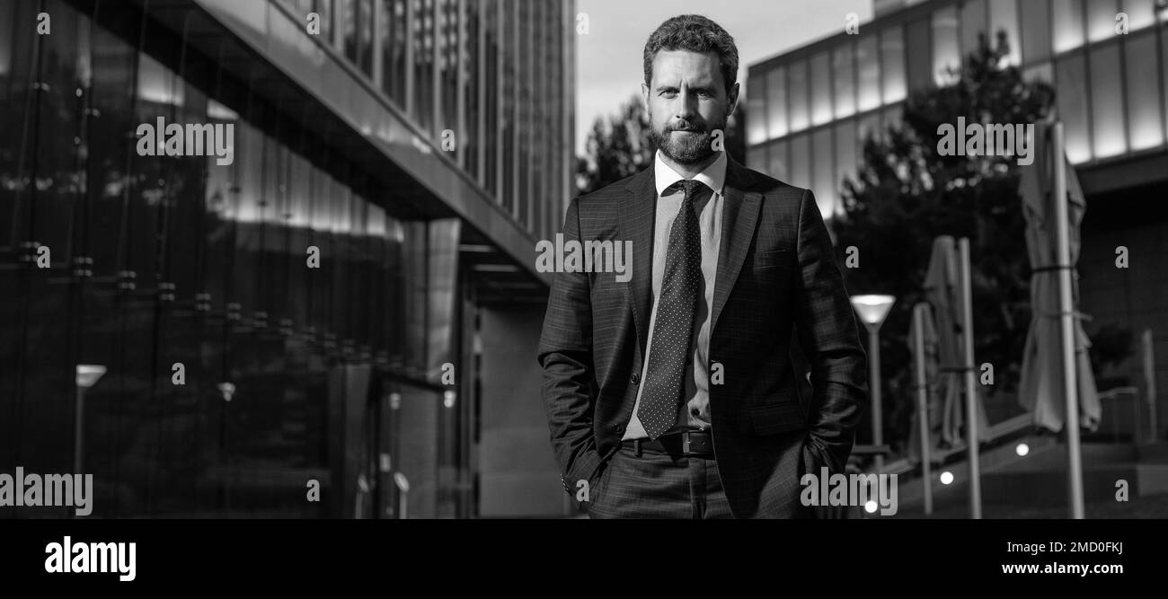 Schöner Geschäftsmann in formalwear. Geschäftserfolg. Erfolgreicher Mann in businesslike Anzug. Mann Gesicht Porträt, Banner mit Kopieplatz. Stockfoto