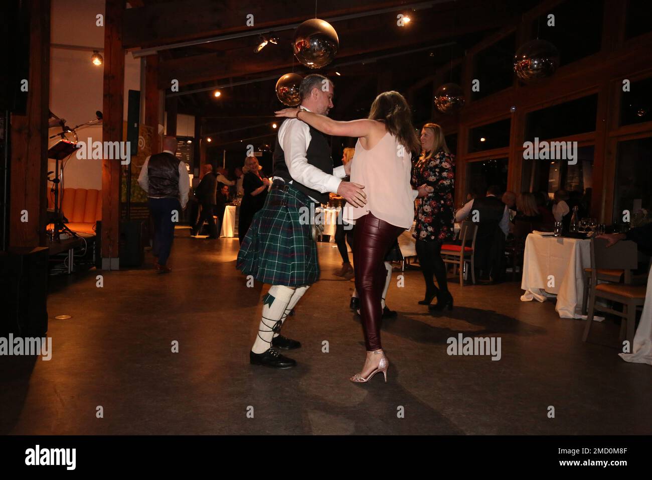 Robert Burns Birthplace Museum, Alloway, Ayrshire, Schottland, Großbritannien. Ein schottischer Ceilidh. Eine Cèilidh oder céilí ist ein traditionelles schottisches gesellschaftliches Treffen. Stockfoto