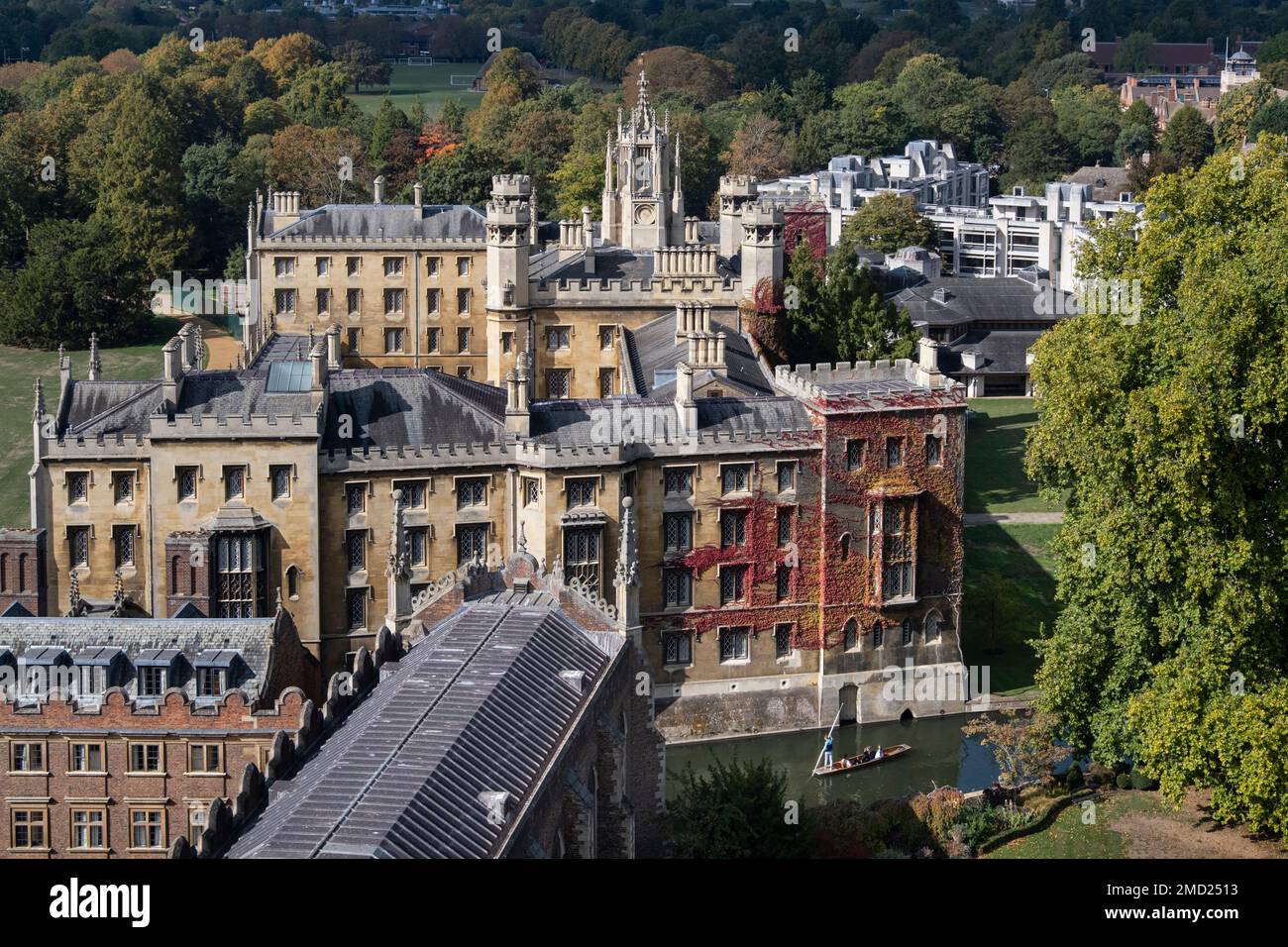 St. John's College Cambridge und River Cam im Herbst, Cambridge University, Cambridge, Cambridgeshire, England, UK Stockfoto