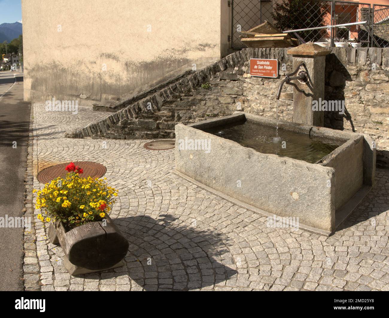 Steintrinktrog in Mesocco, Graubünden Stockfoto