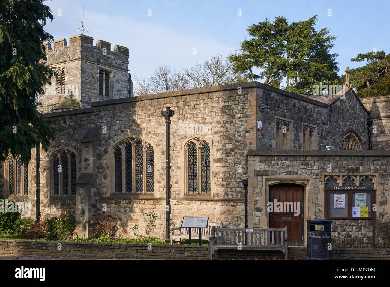 Die Fassade der historischen Kirche St. Mary-at-Finchley, North London UK Stockfoto