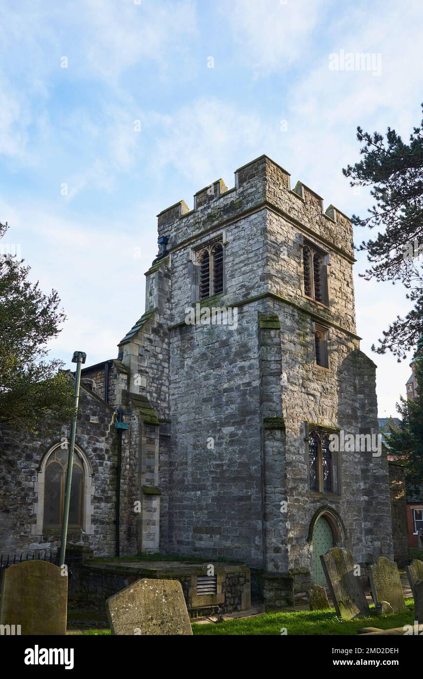 Der historische restaurierte Turm der St. Mary-at-Finchley Kirche, North London UK Stockfoto
