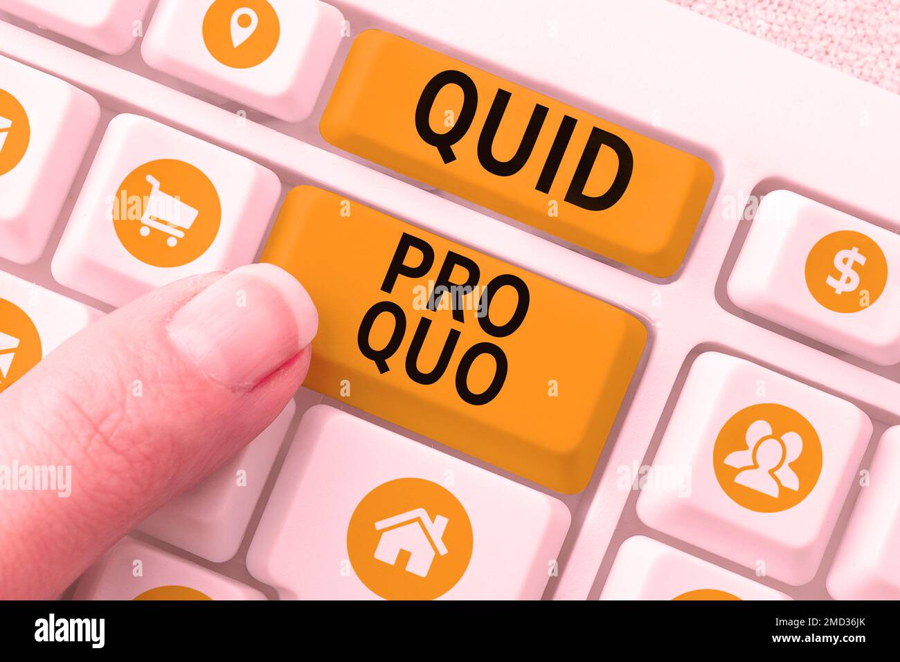 Inspiration mit dem Schild Quid Pro Quo. Begriff, der einen Gefallen oder Vorteil bedeutet, der im Gegenzug für etwas gewährt oder erwartet wird Stockfoto
