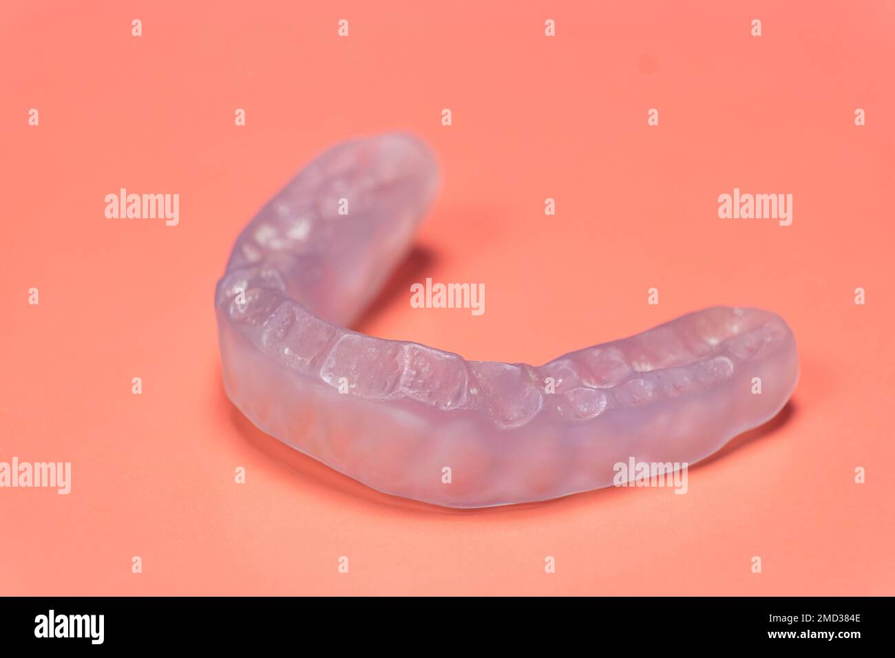 Mundschutz, Schiene zur Behandlung von Funktionsstörungen der Kiefergelenke, Bruxismus, Okklusionsstörungen, zur Entspannung der Kiefermuskulatur. Stockfoto