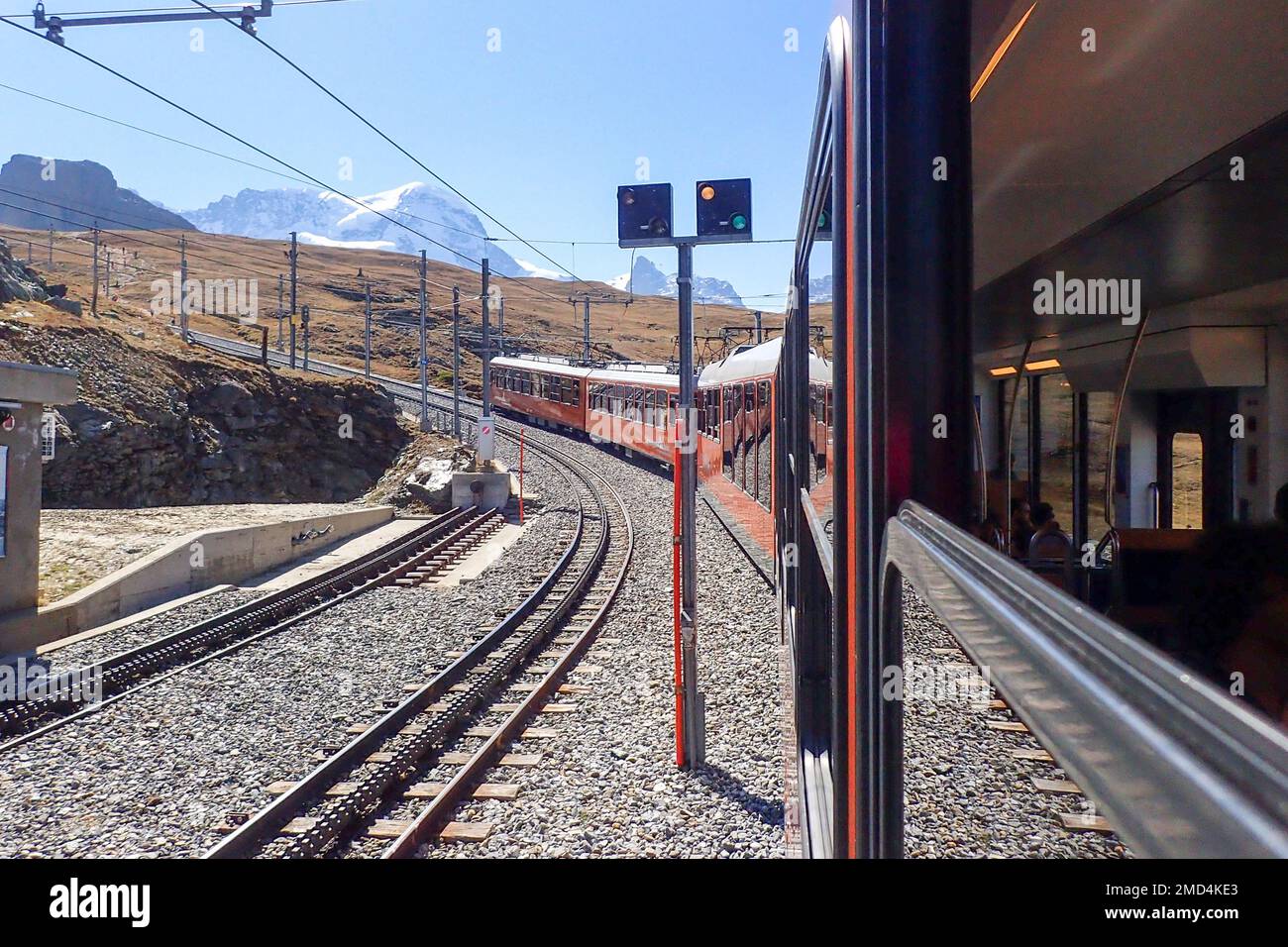 Zermatt, Schweiz - 15. September 2018: Eisenbahn zum Berggebiet. Stockfoto