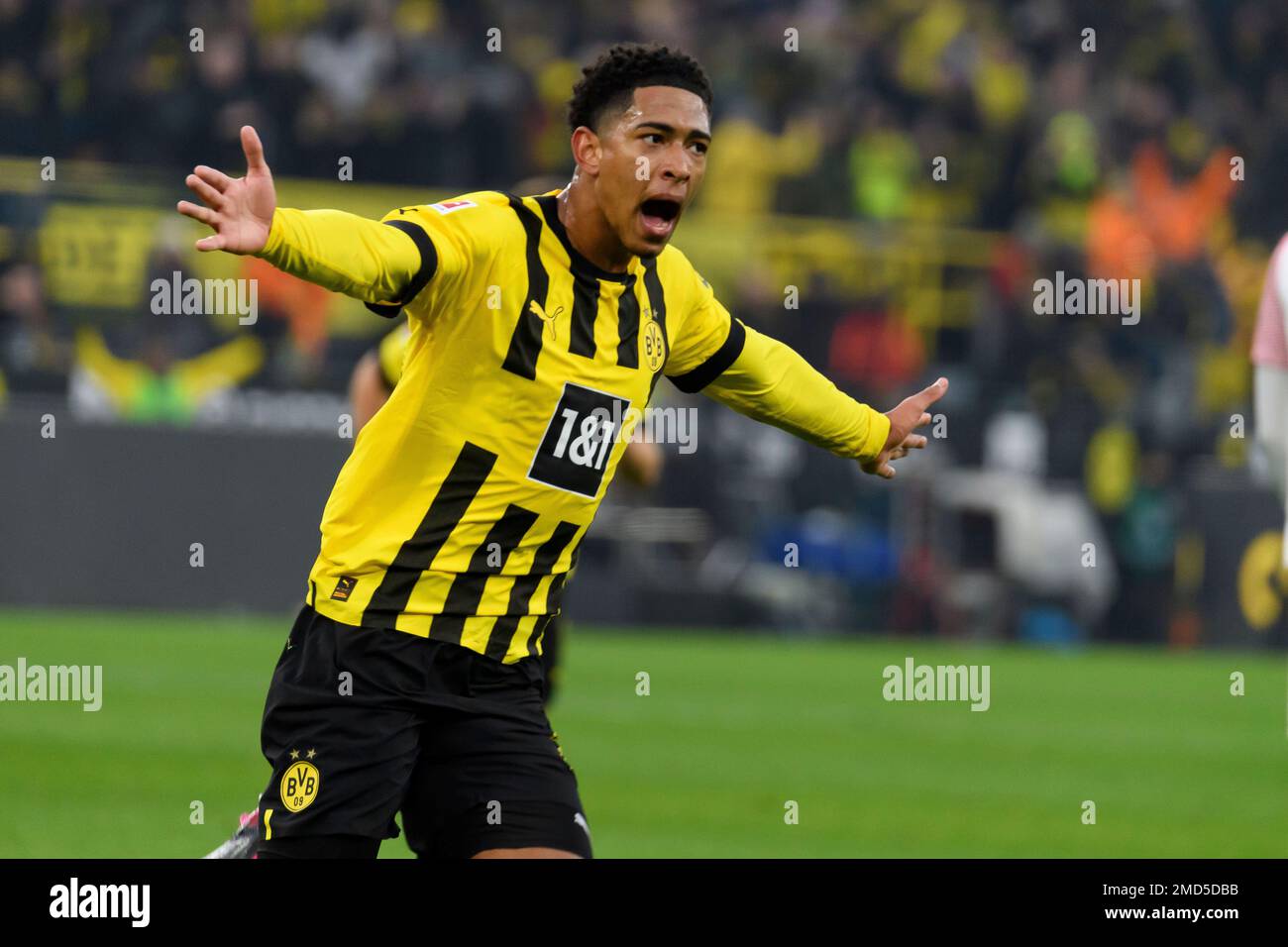 Jude BELLINGHAM (DO) jubelt über sein Ziel, für Borussia Dortmund 1:0 zu erreichen ) 4: 3, am 22. Januar 2023 in Dortmund. Stockfoto