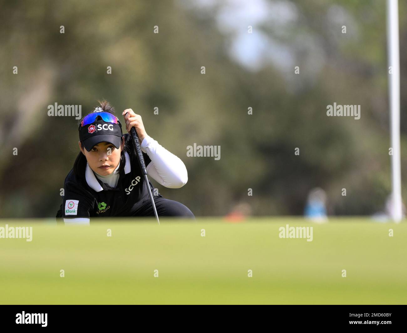 Orlando, Florida, USA. 22. Januar 2023. Moriya Jutanugarn aus Thailand stellt während der letzten Runde des Hilton Grand Vacations Tournament of Champions im Lake Nona Golf & Country Club in Orlando, FL, einen Putt auf dem 9. Green auf. Romeo T Guzman/CSM/Alamy Live News Stockfoto