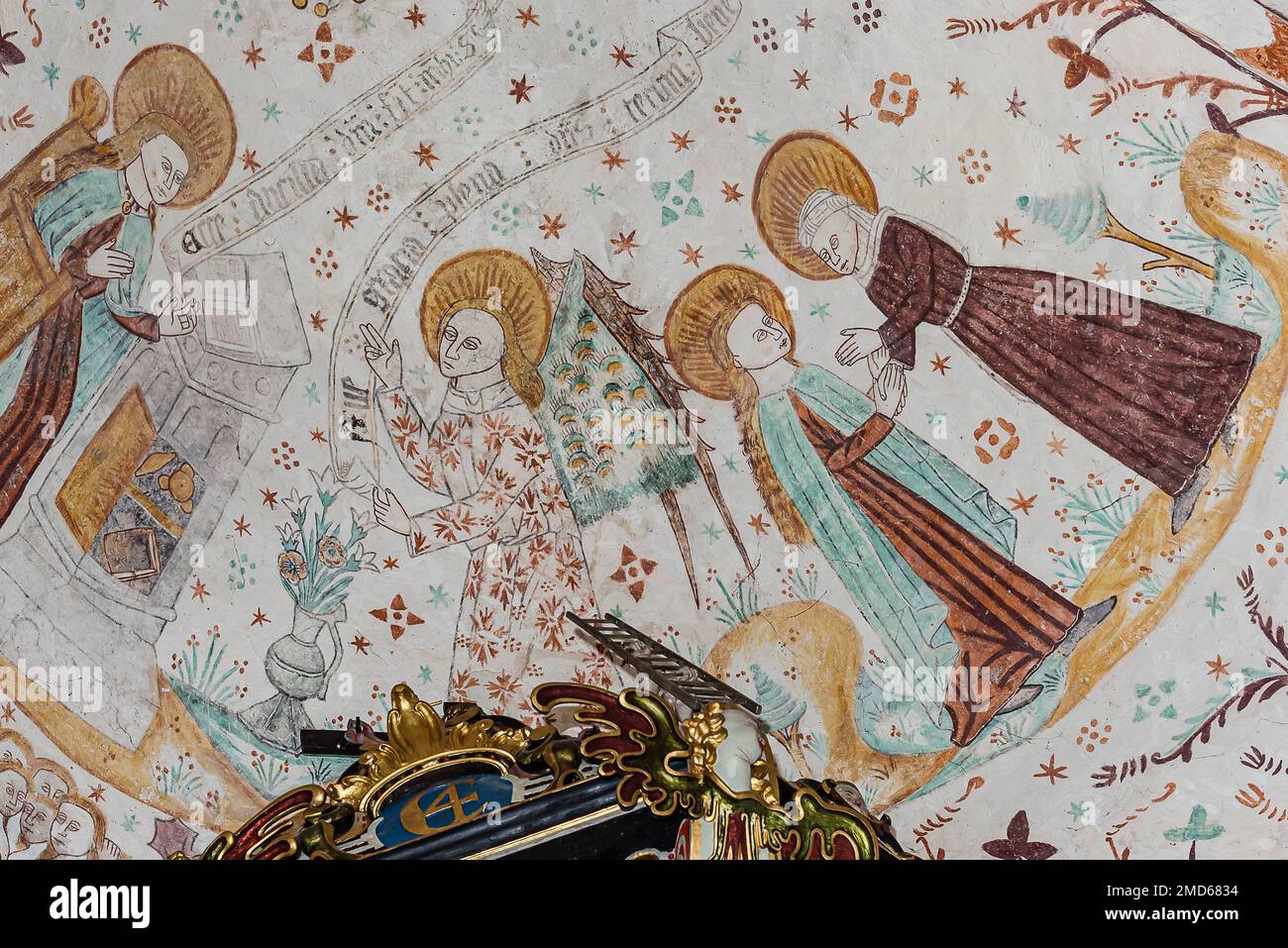 Verkündigung des Herrn und der Besuch, ein altes Wandbild in der Elmelunde-Kirche, Dänemark, 10. Oktober 2022 Stockfoto Verkündigung des Herrn und der Besuch, ein altes Wandbild in der Elmelunde-Kirche, Dänemark, 10. Oktober 2022 Stockfoto