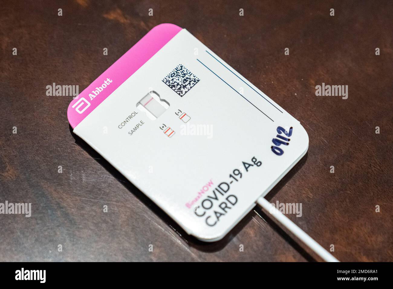 Bericht: Die negativen Antigen-Testergebnisse von Präsident Joe Biden für seinen COVID-19-Fall sind am Mittwoch, den 27. Juli 2022, im Vertragszimmer des Weißen Hauses zu sehen Stockfoto
