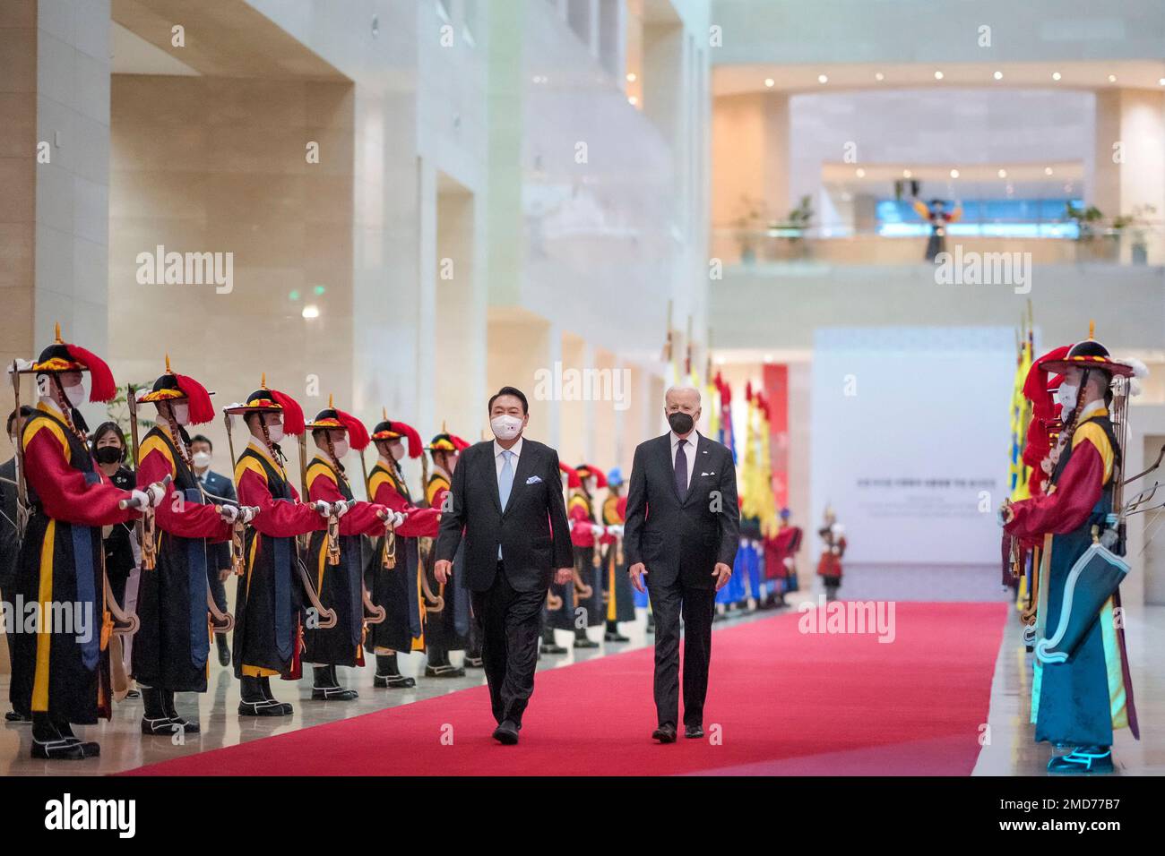 Reportage: Präsident Joe Biden nimmt am Samstag, den 21. Mai 2022, an einem Staatsessen Teil, das vom südkoreanischen Präsidenten Yoon Suk Yeol im Nationalmuseum von Korea in Seoul, Südkorea, ausgerichtet wurde. Stockfoto Reportage: Präsident Joe Biden nimmt am Samstag, den 21. Mai 2022, an einem Staatsessen Teil, das vom südkoreanischen Präsidenten Yoon Suk Yeol im Nationalmuseum von Korea in Seoul, Südkorea, ausgerichtet wurde. Stockfoto