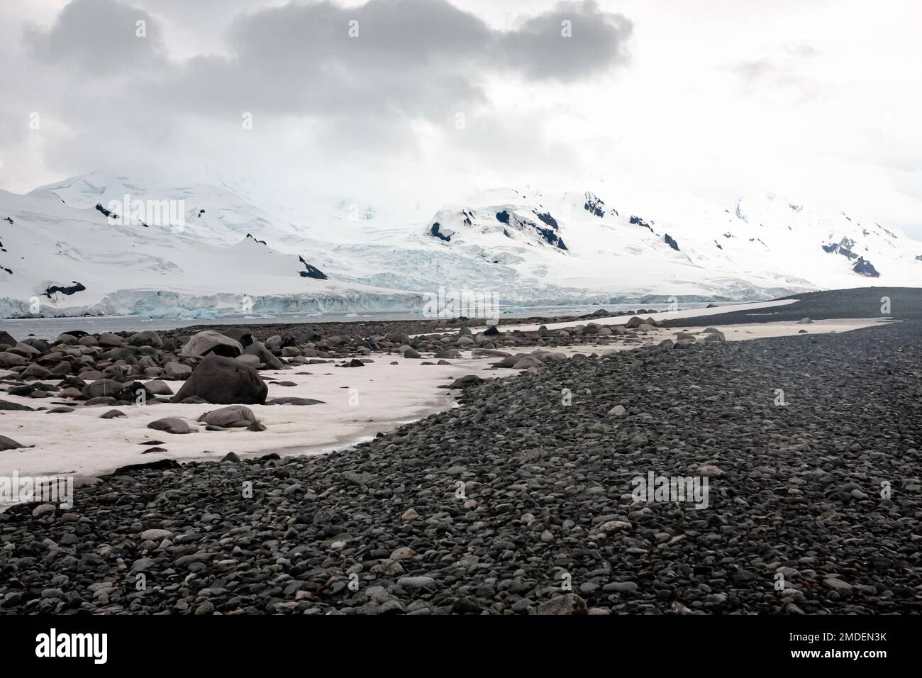 Die sich ändernden Wetterbedingungen in der Antarktis führen zu großen Schwankungen der etablierten saisonalen Rhythmen und Veränderungen der physischen Umgebung Stockfoto