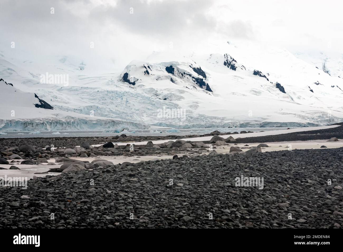 Die sich ändernden Wetterbedingungen in der Antarktis führen zu großen Schwankungen der etablierten saisonalen Rhythmen und Veränderungen der physischen Umgebung Stockfoto