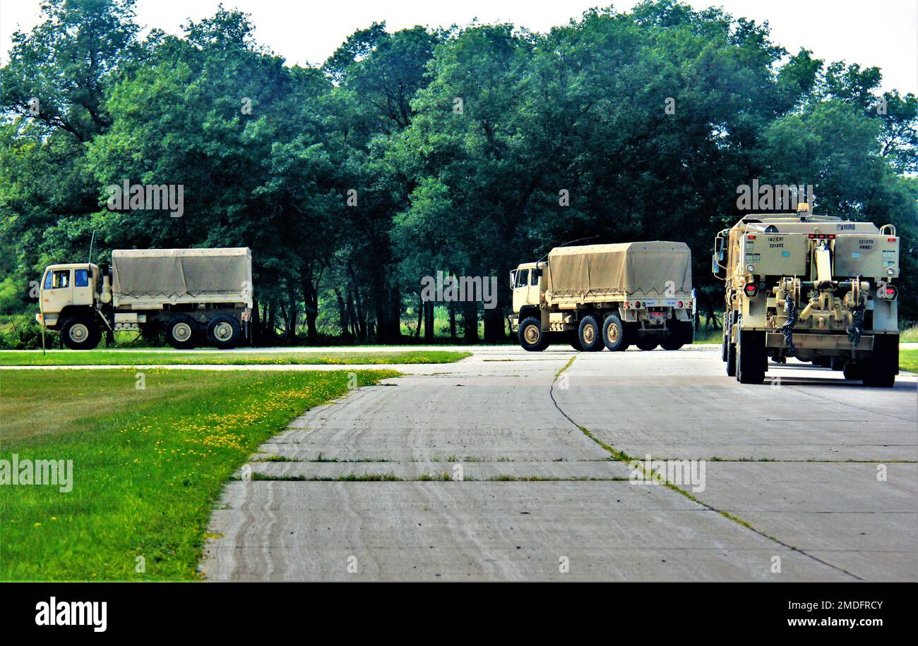 Die Schulungsmaßnahmen für die Warrior-Übung der 78. Training Division 78-22-02 in Fort McCoy, Wisconsin, werden am 22. Juli 2022 gezeigt. Im Juli 2022 trainierten Tausende von Soldaten der Armee, der Marine, der Luftwaffe und des Marine Corps in Fort McCoy – viele davon zur Unterstützung der Übung. Stockfoto