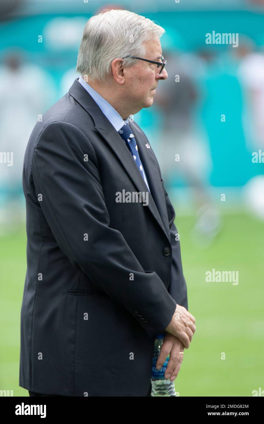 Buffalo Bills owner and CEO Terry Pegula on the field before the start of an NFL football game between the Buffalo Bills and the Miami Dolphins, Sunday, Sept. 19, 2021, in Miami Gardens, Fla. (AP Photo/Doug Murray) Stockfoto