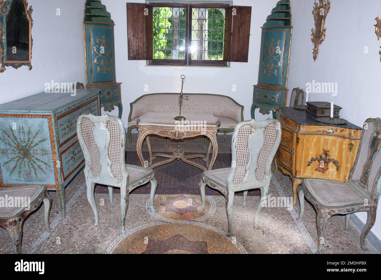 Villa San Michele ist das Lebenswerk des schwedischen Arztes und Autors Axel Munthe (1857-1949) auf der Insel Capri. Es ist von einem Impuls umgeben Stockfoto Villa San Michele ist das Lebenswerk des schwedischen Arztes und Autors Axel Munthe (1857-1949) auf der Insel Capri. Es ist von einem Impuls umgeben Stockfoto