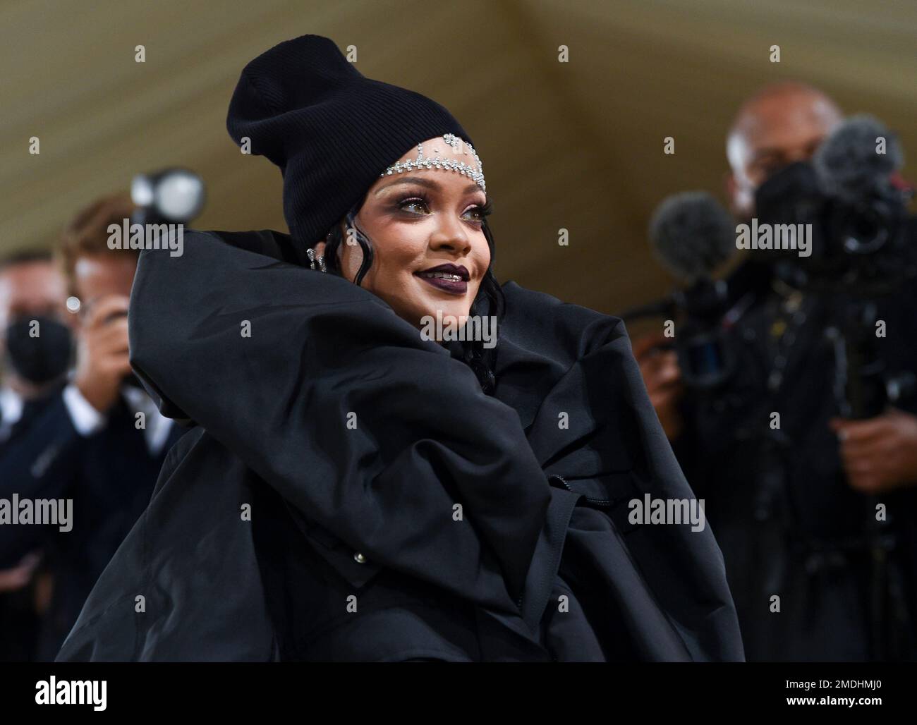 Rihanna attends The Metropolitan Museum of Art's Costume Institute ...