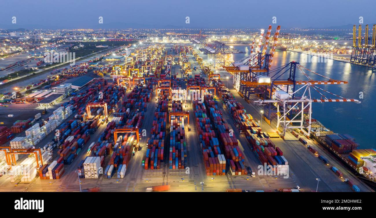 Schiffswerft Cargo Container Seehafen Spedition Logistik und Transport. Benutzerdefinierter Port des internationalen Versanddepots für den Import-Export Stockfoto