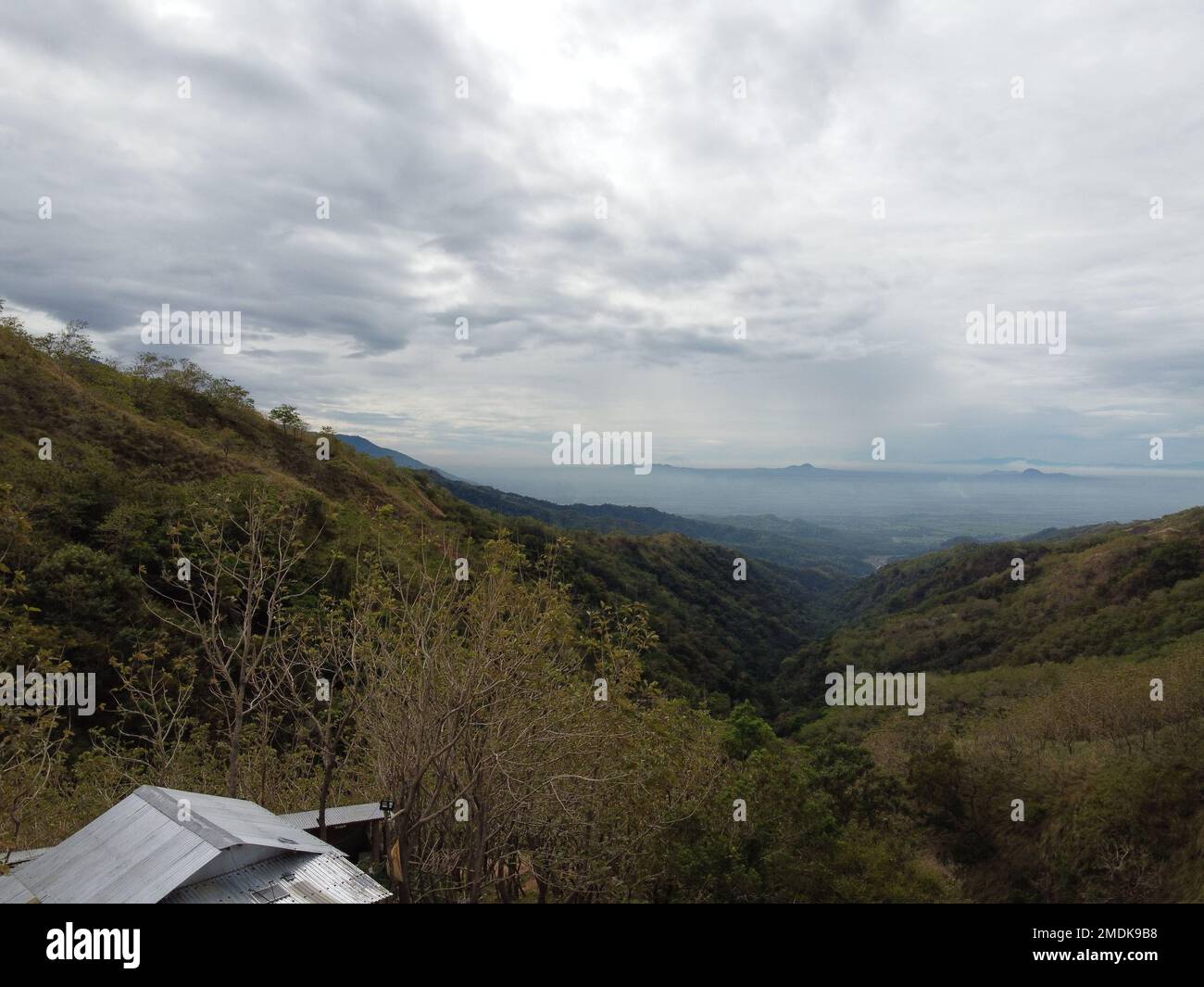 Bergstraße-Drohnen-Aussichtspunkt Stockfoto