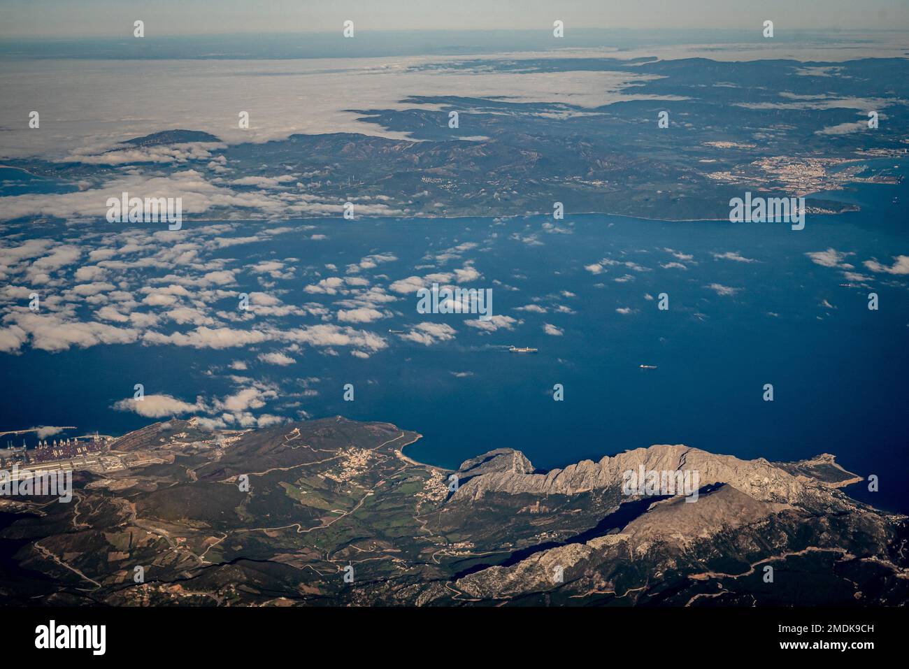 Tanger Med und Straße von Gibraltar aus der Vogelperspektive Stockfoto