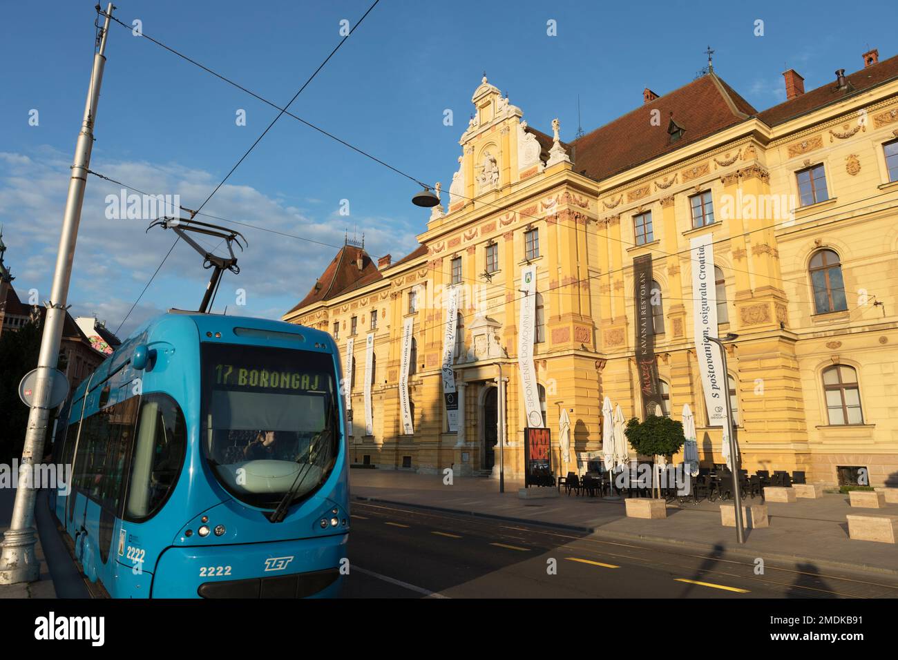 Kroatien, Zagreb, Stadtbahn, vorbei am Kunst- und Handwerksmuseum. Stockfoto