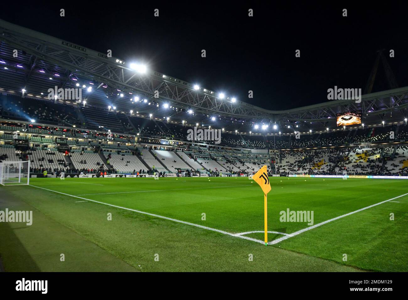 Panoramablick auf das Spielfeld während des Fußballspiels der Serie A zwischen dem FC Juventus und dem FC Atalanta BC im Juventus-Stadion in Turin (Italien), Januar 22., Stockfoto