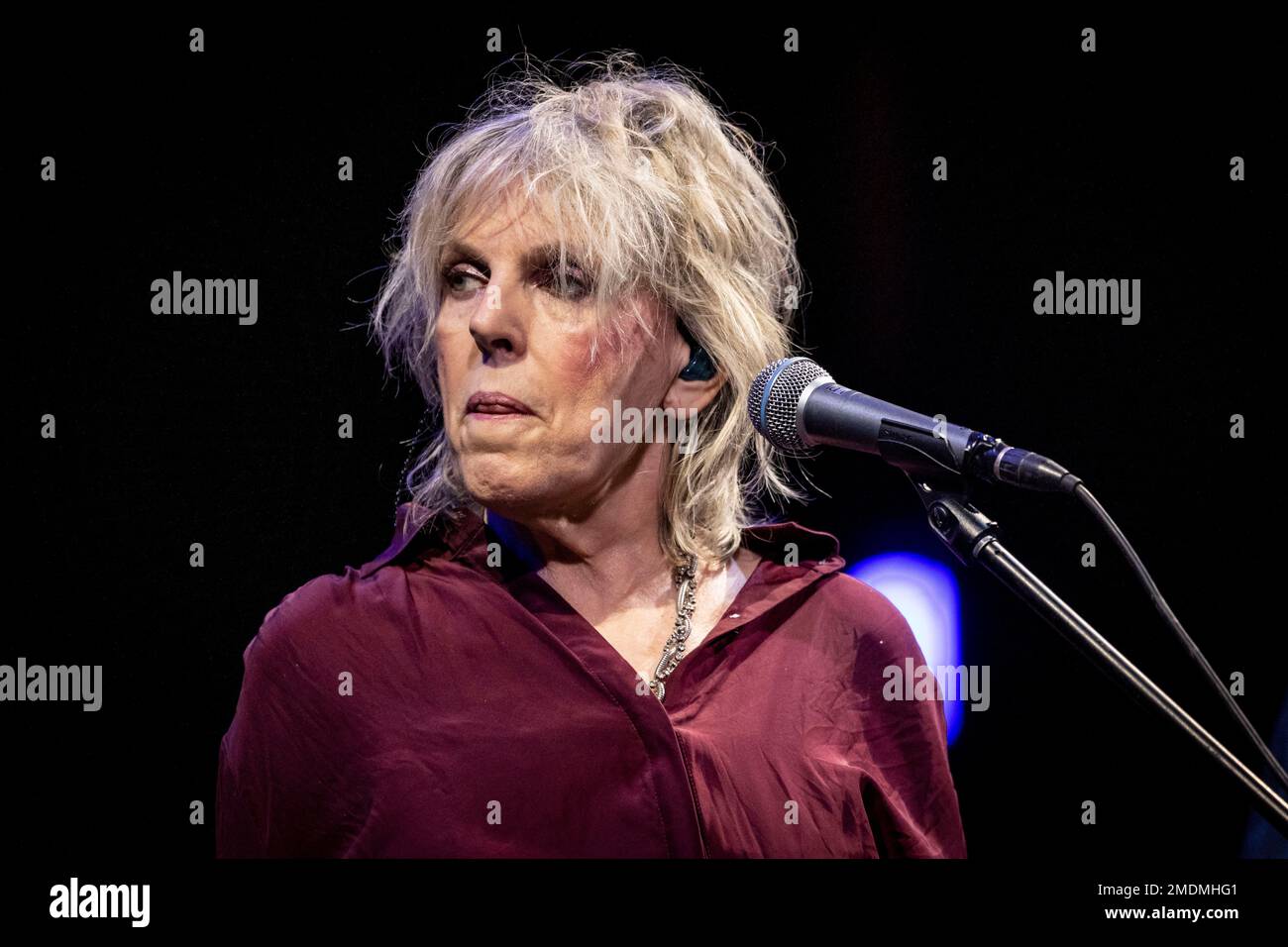 Mailand Italien 10. Januar 2023 Lucinda Williams live im Teatro Lirico Giorgio Gaber © Roberto Finizio / Alamy Stockfoto