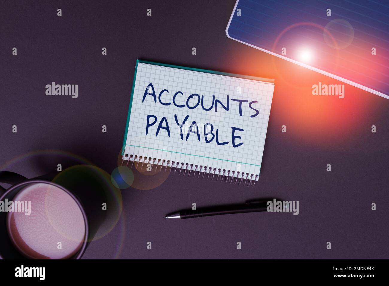 Das Zeichen zeigt die Kreditorenbuchhaltung an. Geschäftsüberblick Geld, das ein Unternehmen seinen Lieferanten als Verbindlichkeit schuldet Stockfoto