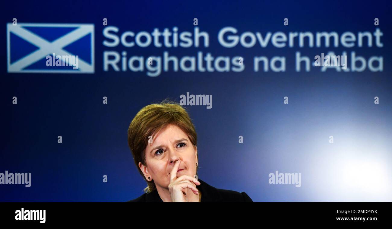Erster Minister Schottlands, Nicola Sturgeon, während einer Pressekonferenz zu Fragen der schottischen Regierung, im St. Andrews House, Edinburgh. Foto: Montag, 23. Januar 2023. Stockfoto