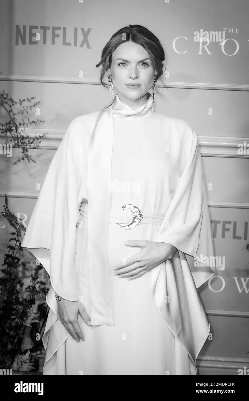 Erin Richards fotografierte während der Weltpremiere von "The Crown Season 6" , die am Dienstag, den 8 . November 2022 im Theatre Royal Druy Lane in London stattfand . Bild von Julie Edwards. Stockfoto