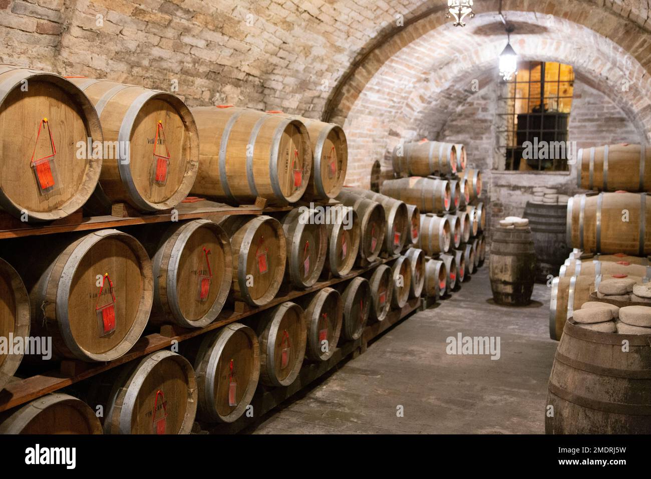 Alter Weinkeller für die Herstellung von Chianti-Wein, Montepulciano Italien Stockfoto