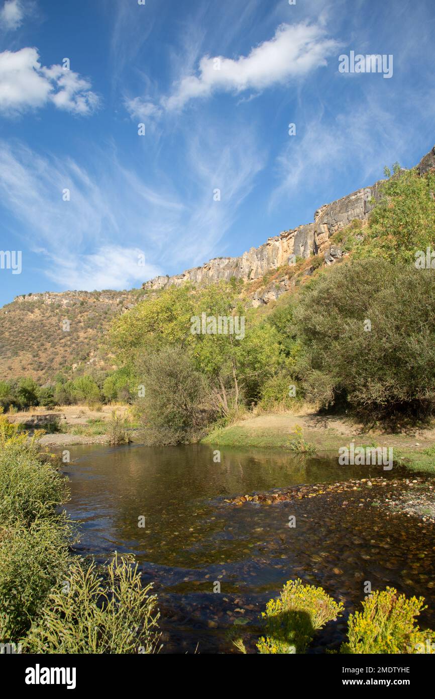 Lozoya River am Panton de la Oliva Reservoir, Patones, Madrid, Spanien Stockfoto