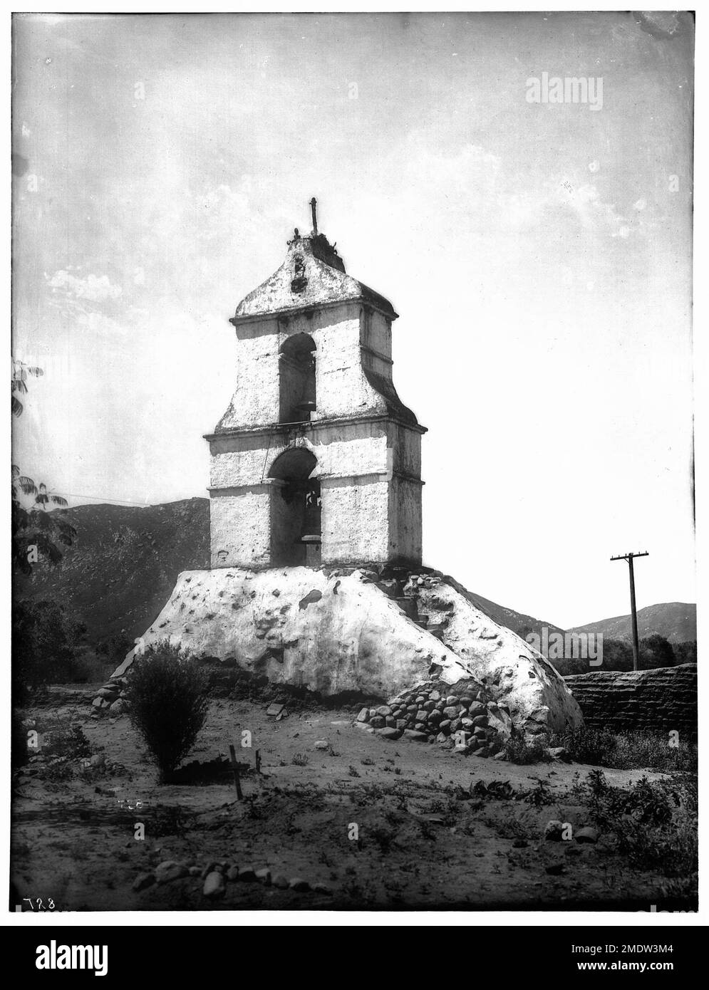 Rückseite des Glockenturms in Mission Asistencia von San Antonio in Pala, c.1888-1903 Stockfoto