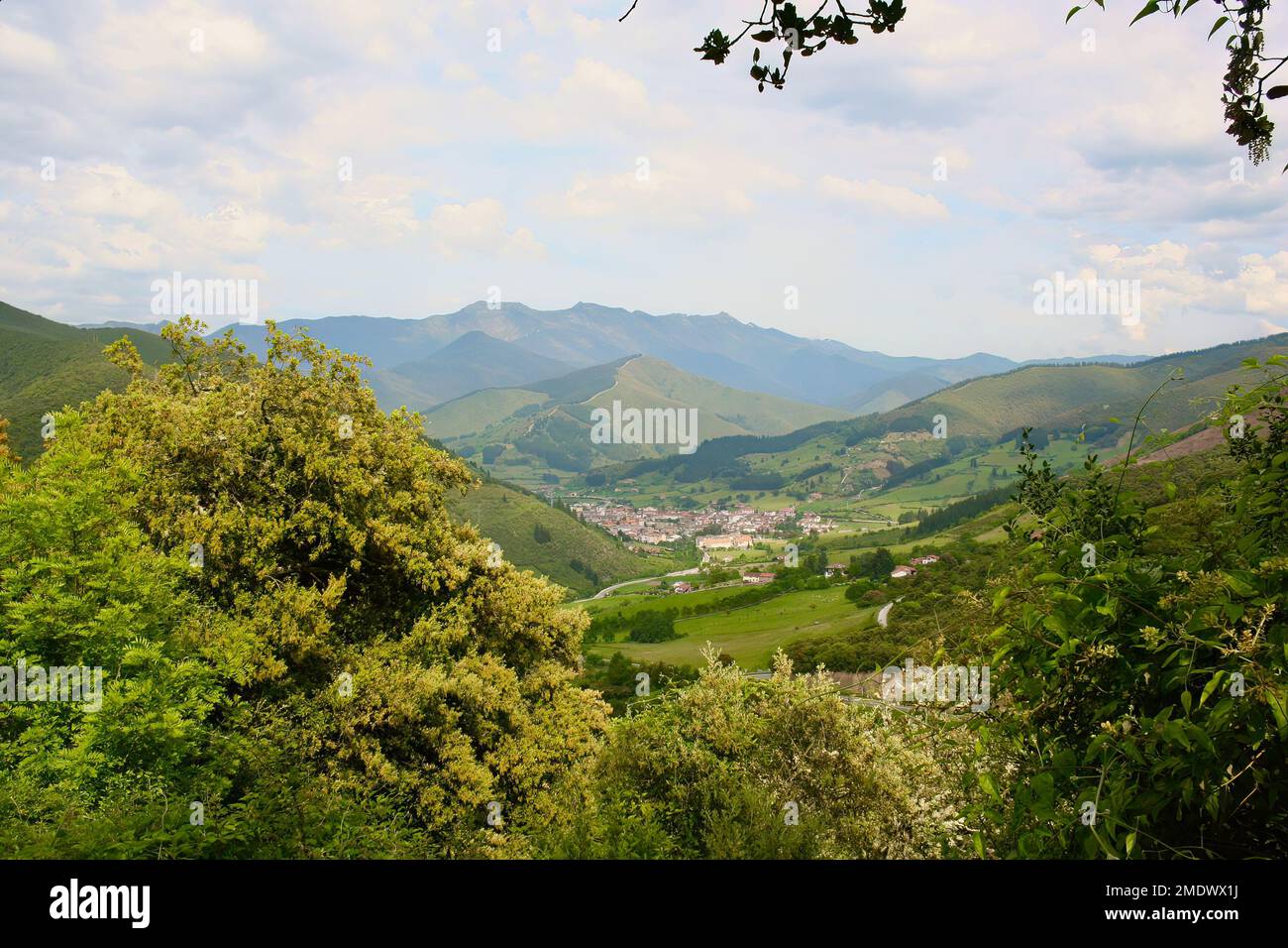 Landschaftsblick auf die Berge Picos de Europa in der Nähe von Potes Cantabria Spanien Stockfoto