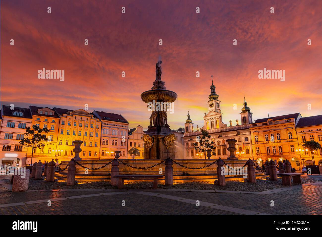 Historisches Zentrum von Ceske Budejovice bei Nacht, Budweis, Budvar, Tschechische Republik Stockfoto