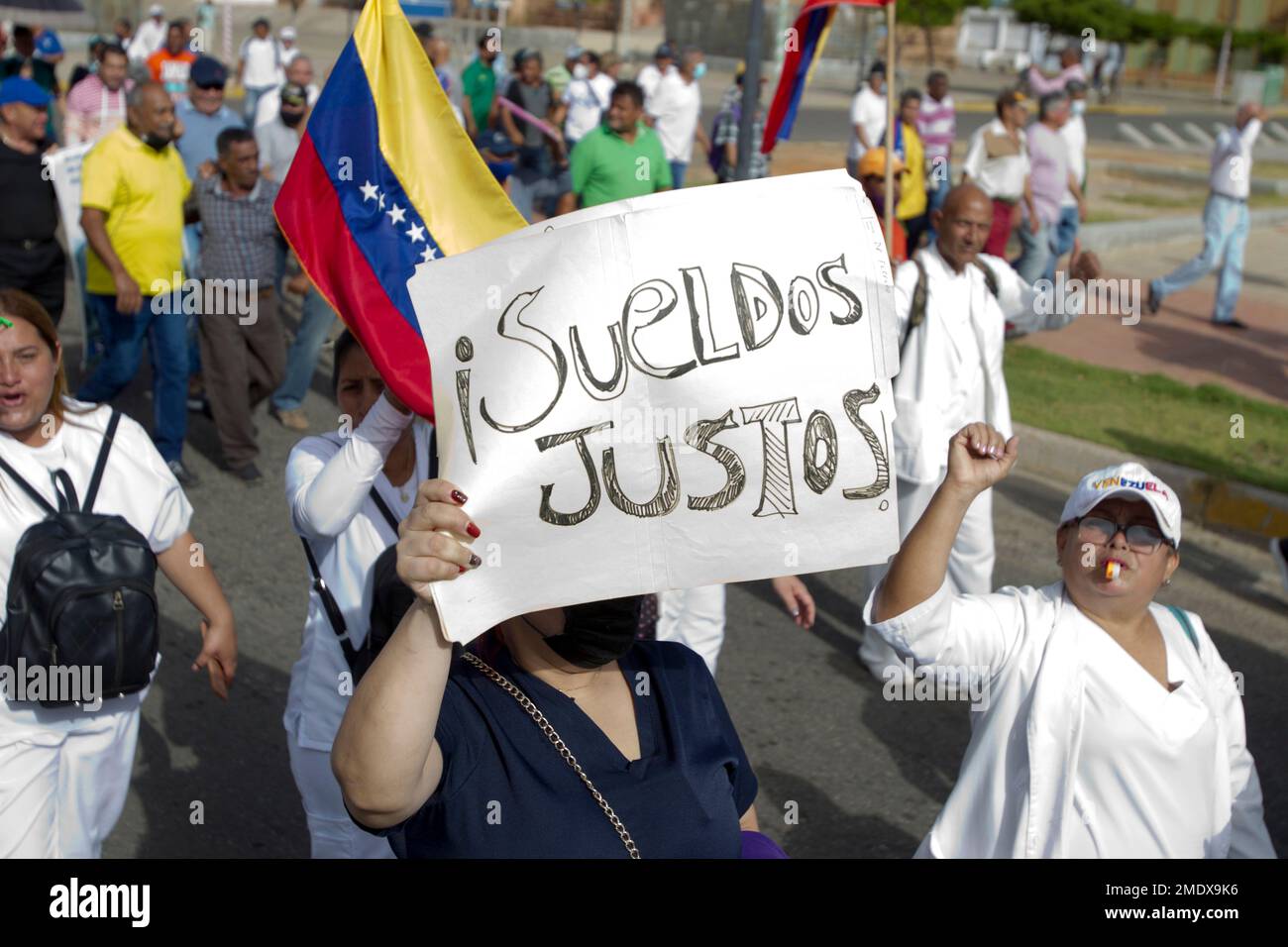 MARACAIBO-VENEZUELA-23-01-2023- Hunderte von venezuelanern aus öffentlichen und privaten Einrichtungen gingen auf die Straße, um während der für faire Ausgänge zu protestieren Stockfoto