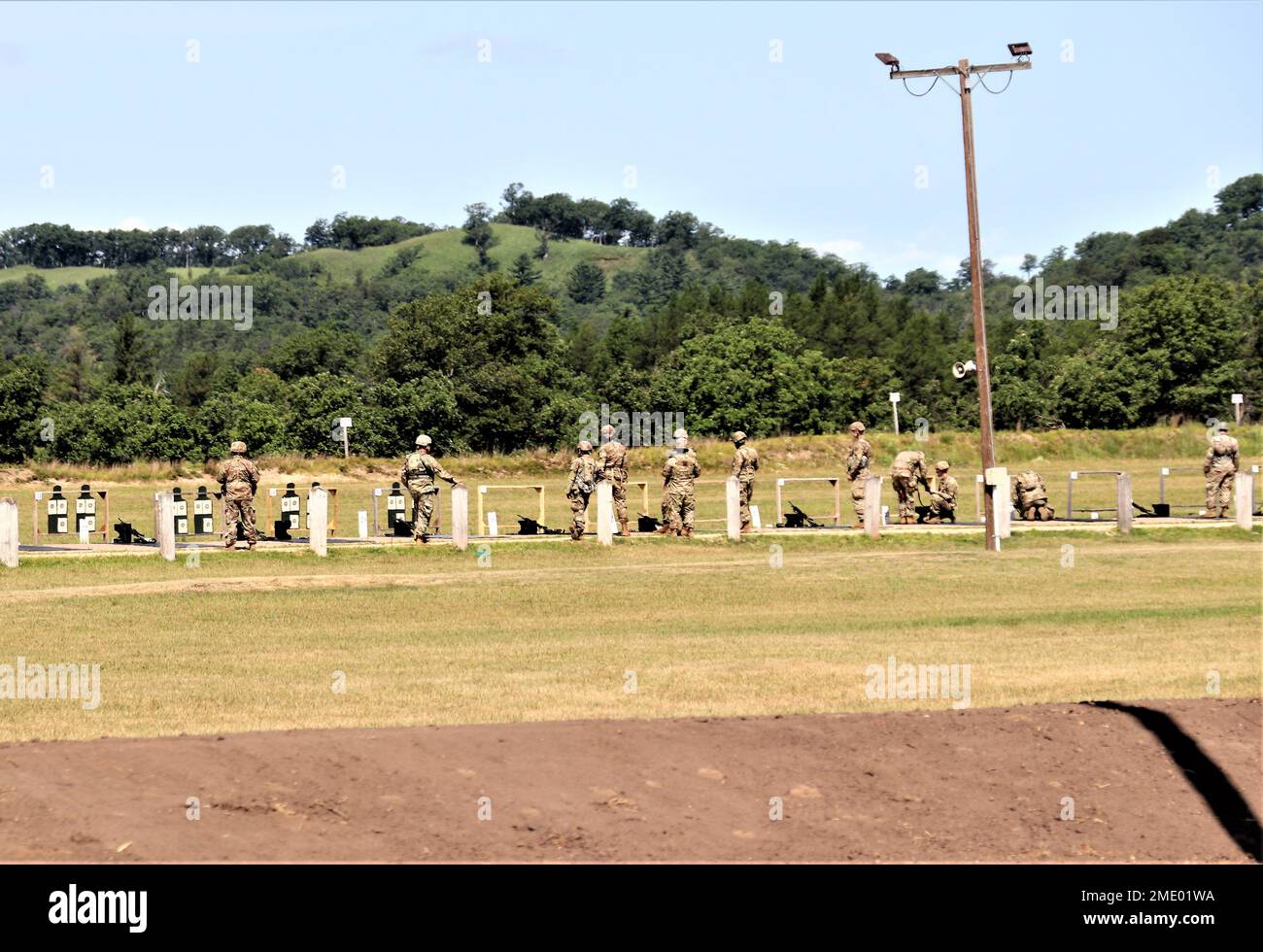 Die Schulungsmaßnahmen für die Warrior-Übung der 78. Training Division 78-22-02 in Fort McCoy, Wisconsin, werden am 26. Juli 2022 gezeigt. Im Juli 2022 trainierten Tausende von Soldaten der Armee, der Marine, der Luftwaffe und des Marine Corps in Fort McCoy – viele davon zur Unterstützung der Übung. Stockfoto