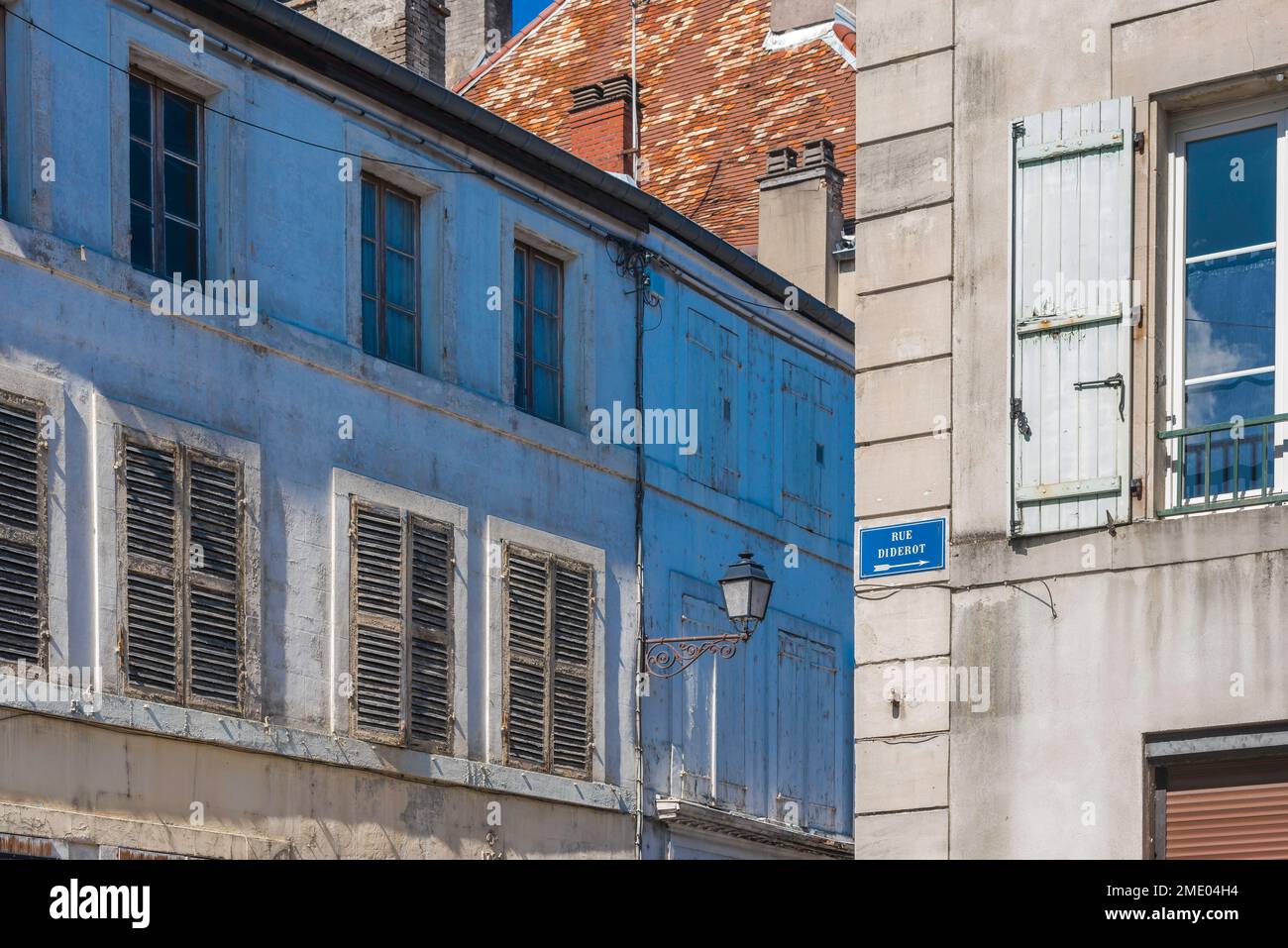 France Street, im Sommer Blick auf traditionelle französische Architektur in der historischen Provinzstadt Joinville, Haute-Marne, Frankreich Stockfoto