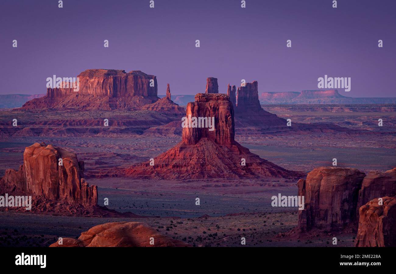 Monument Valley von Hunts Mesa; Monument Valley Navajo Tribal Park, Arizona. Stockfoto