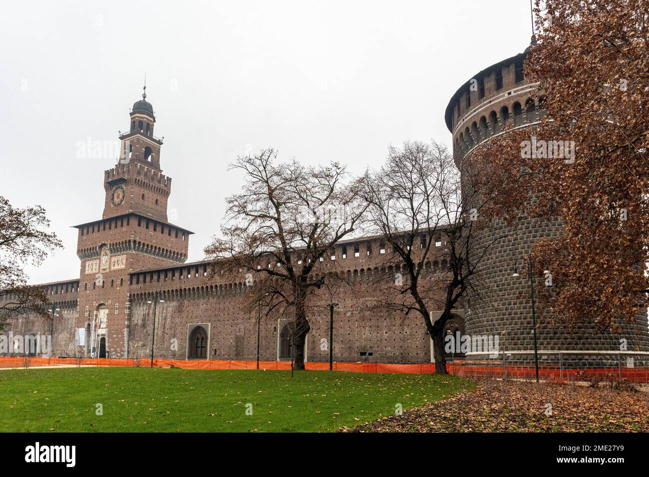 Castello Sforzesco, Backsteinschloss im Zentrum von Mailand. Stockfoto