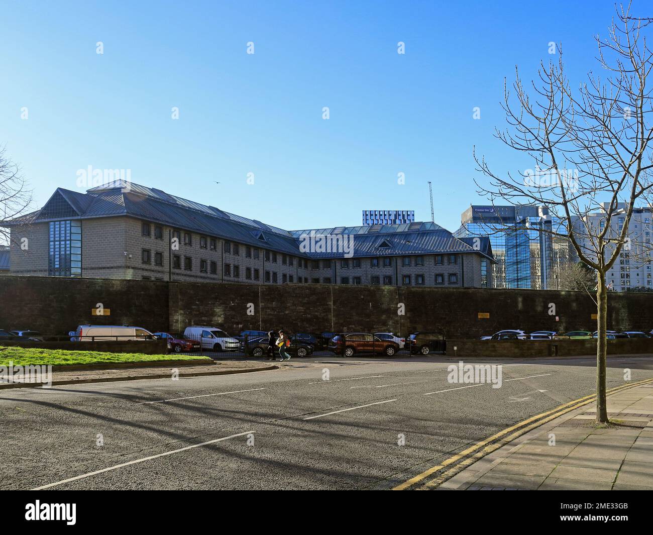 HM Gefängnis, Cardiff, eingenommen am 2023. Januar. Im Winter. Stockfoto