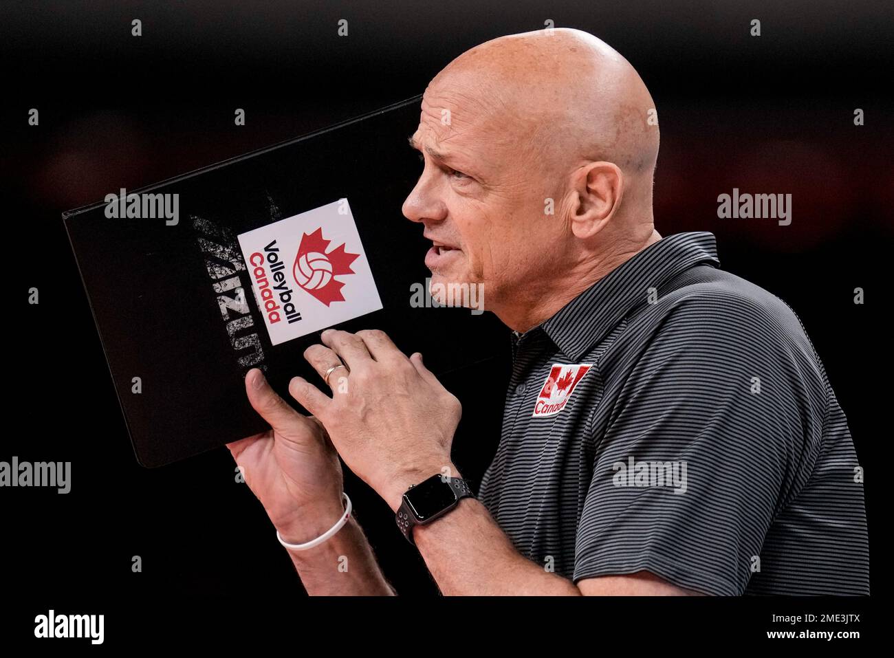Canada's head coach Glenn Hoag gives instructions during a men's volleyball preliminary round pool A match between Canada and Iran at the 2020 Summer Olympics, Wednesday, July 28, 2021, in Tokyo, Japan. (AP Photo/Manu Fernandez) Stockfoto