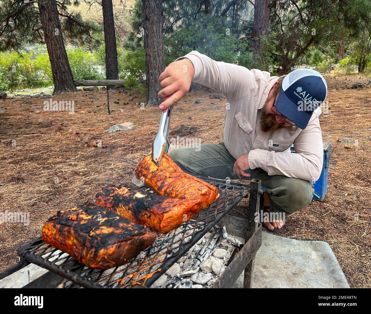 Barbecue auf dem Campingplatz am Middle Fork Salmon River in Idaho mit Far and Away Adventures. Stockfoto