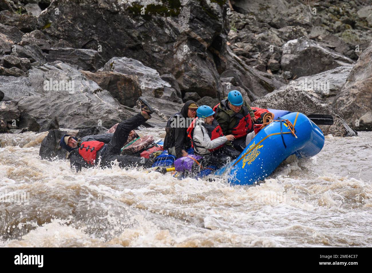 Wildwasser Rafting auf dem Middle Fork Salmon River in Idaho mit weitem Abenteuer. Stockfoto