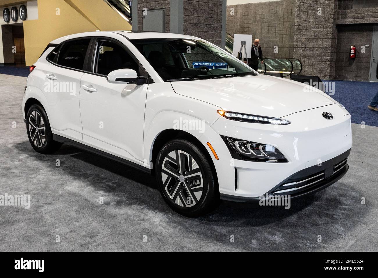 Washington, Usa. 23. Januar 2023. 2023 Hyundai Kona Electric auf der Washington, DC Auto Show im Walter E. Washington Convention Center. Kredit: SOPA Images Limited/Alamy Live News Stockfoto